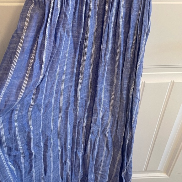 FREE PEOPLE RUFFLE MAXI DRESS. Denim blue and white! It’s adorable!!! S - Picture 5 of 7